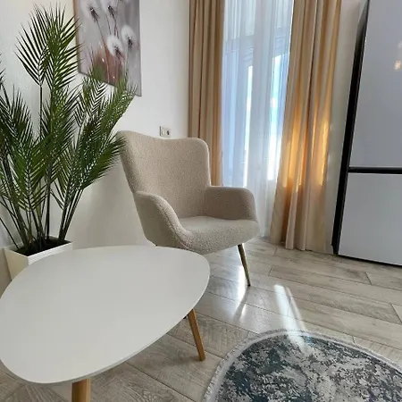 Luxury In Arcadia On The 3rd Floor! Odessa